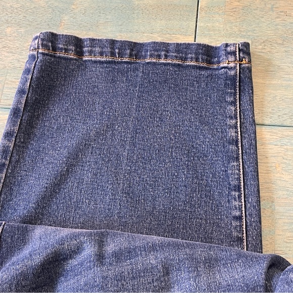 Lane Bryant Jeans Cropped Mid Rise Wide Legged stretch Flex Magic - Picture 6 of 7